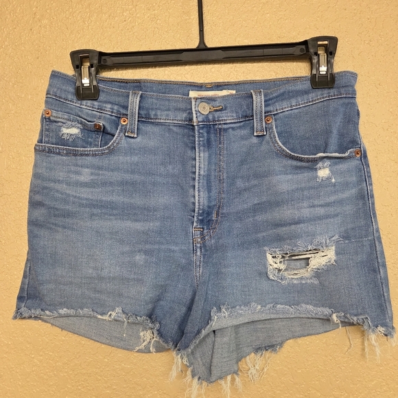 Levi's Women's High Rise Shorts Sz 31 Denim Distressed Light Wash Summer Cut Off - Picture 1 of 9